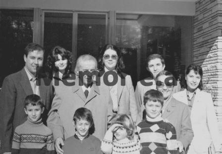 Zbulohen dokumentet arkivore/ Testamenti pasuror që i erdhi Enver Hoxhës në ’81-in dhe si ja mbajti të fshehur Nexhmija, e cila në ’85-ën, pas vdekjes së tij, shkoi në….