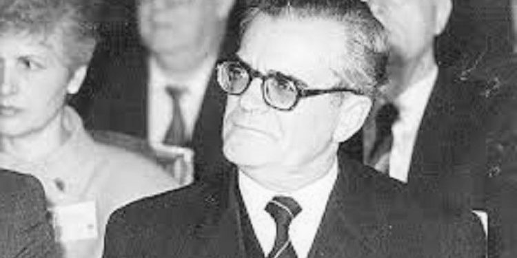 “Ja ku dhe për çfarë do kërkoni për Enver Hoxhën në Francë e Belgjikë” / Letra sekrete e Ministrit Malile në ’87-ën, për ambasadën në Paris…