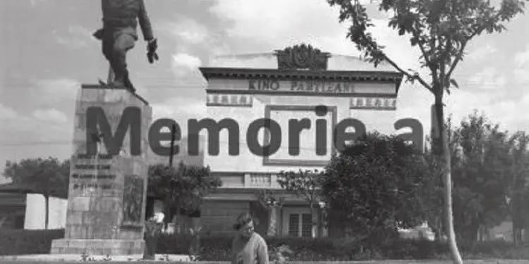 Foto të rralla nga Tirona e komunizmit/ Nga Sheshi “Skënderbej”, Bulevardi “Dëshmorët e Kombit” e Ministritë, “21 Dhjetori”, “Zogu i Zi”, Lana, Kinema “Partizani”, “Pazari ”, këndi sportiv me ringun e boksit, etj.