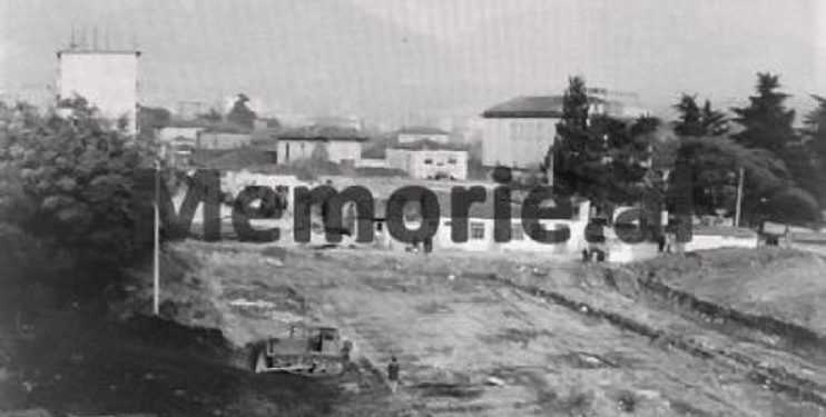 Foto të rralla nga Tirona e komunizmit/ Nga Sheshi “Skënderbej”, Bulevardi “Dëshmorët e Kombit” e Ministritë, “21 Dhjetori”, “Zogu i Zi”, Lana, Kinema “Partizani”, “Pazari ”, këndi sportiv me ringun e boksit, etj.