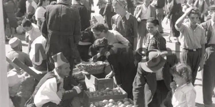Foto të rralla nga Tirona e komunizmit/ Nga Sheshi “Skënderbej”, Bulevardi “Dëshmorët e Kombit” e Ministritë, “21 Dhjetori”, “Zogu i Zi”, Lana, Kinema “Partizani”, “Pazari ”, këndi sportiv me ringun e boksit, etj.