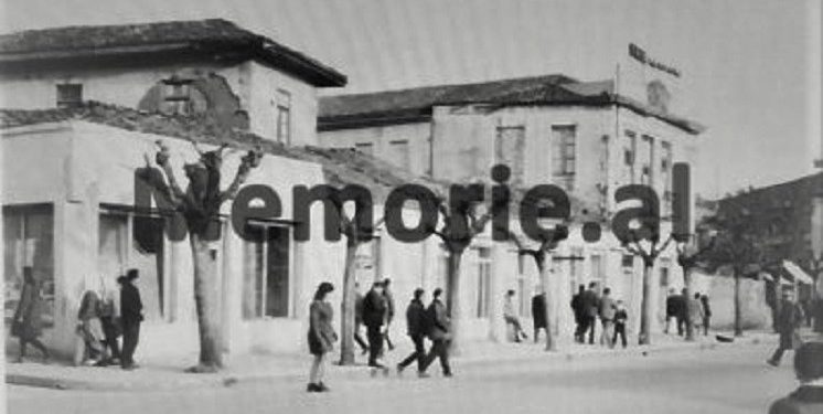 Foto të rralla nga Tirona e komunizmit/ Nga Sheshi “Skënderbej”, Bulevardi “Dëshmorët e Kombit” e Ministritë, “21 Dhjetori”, “Zogu i Zi”, Lana, Kinema “Partizani”, “Pazari ”, këndi sportiv me ringun e boksit, etj.