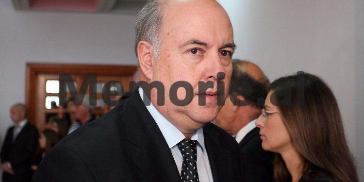 Zbulohen dokumentet arkivore/ Testamenti pasuror që i erdhi Enver Hoxhës në ’81-in dhe si ja mbajti të fshehur Nexhmija, e cila në ’85-ën, pas vdekjes së tij, shkoi në….