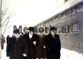 “Në Konferencën e Tiranës në ’56-ën, u tha se udhëheqja kishte vaksina vetëm për fëmijët e tyre dhe nga epidemia u mbush vendi me varreza”/ Dëshmia e ish-delegatit që vuajti 32 vite burg e internim