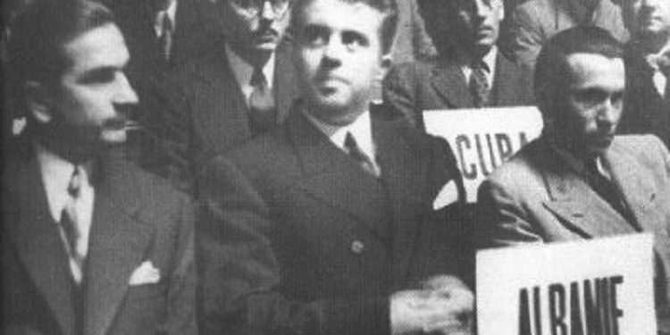 “Ja ku dhe për çfarë do kërkoni për Enver Hoxhën në Francë e Belgjikë” / Letra sekrete e Ministrit Malile në ’87-ën, për ambasadën në Paris…