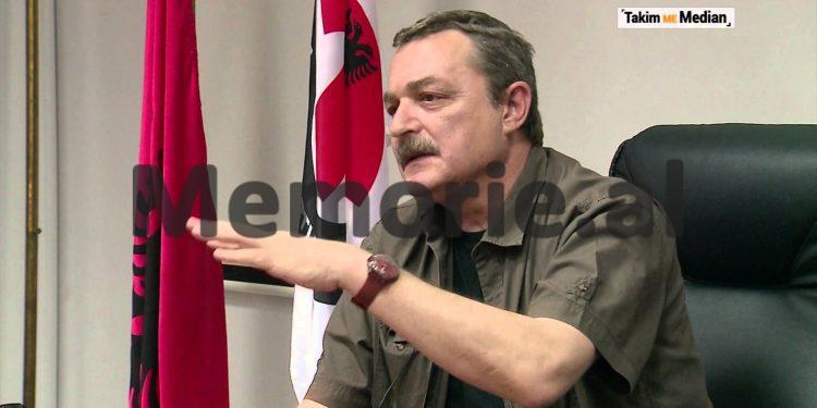 41 foto të panjohura të Tos Baxhakut/ Nga fëmijria, me prindërit e vëllezërit, shoqëria dhe kolegët gazetarë, udhëtimet nëpër Shqipëri, e takimet me miq e politikanë …