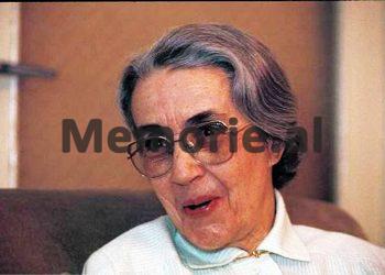 The archival documents/will of wealth that came to Enver Hoxha in 1981 and how Nexhmija kept them hidden, who in 1985, after his death, went to…