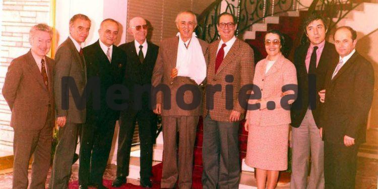 Zbulohen dokumentet arkivore/ Testamenti pasuror që i erdhi Enver Hoxhës në ’81-in dhe si ja mbajti të fshehur Nexhmija, e cila në ’85-ën, pas vdekjes së tij, shkoi në….