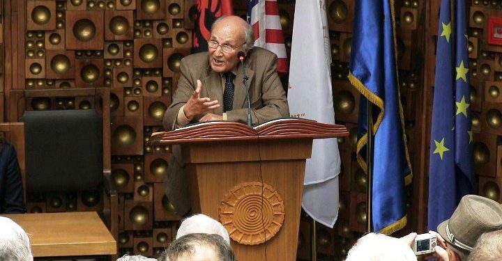 Dëshmia e rrallë e Dritëro Agollit: Në ‘65-ën më thirrën në Komitetin Qëndror, pasi me mjekun Alfred Serreqi, kishim fjetur në një shtëpi me diversantë…?!