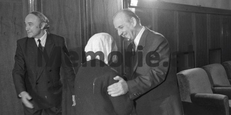 Foto të pa publikuara të Nënë Terezës / Nga takimet me Ramizin, Nexhmijen e Llambi Gegpriftin, te shtëpia e prindërve, Kryegjyshata Bektashiane dhe kopshtet e fëmijve