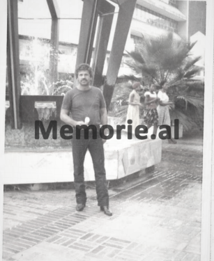 “Xhaxhai im u arratis nga liqeni i Shkodrës në ’63-in, dhe iku në Rodezi ku shërbeu si truprojë e Mbretit Leka e I-rë, ashtu si gjyshi ynë, major i Zogut”…/ Dëshmia e rrallë e nipit dhe fotot e panjohura