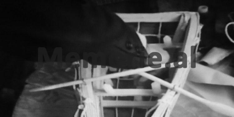 “Si u arratisëm me varkë nga liqeni i Pogradecit, 16-të pjestarët e familjes në korrikun e 1975-ës”/ Dëshmia e ish-deputetit të Parlamentit për aventurën e rrallë që iu kushtoi…