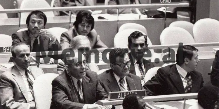 “Shqipëria abstenoi në ’66-ën në  OKB, për armët kimike dhe bakteriologjike, por Mehmeti urdhëroi prodhimin te ‘Objekti 100 plus 300’, pas Dajtit të…”/Dëshmia e ish-Drejtorit të Kimisë