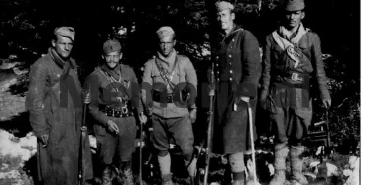 “Enveri e goditi që në Kongresin e Parë, duke kujtuar se Nexhipi dhe Tahir Kadare, kishin nxitur gjeneral-Gjin Markun, të fliste kundër…”/ Dëshmia e vëllait të gjeneral-major, Vinçanit