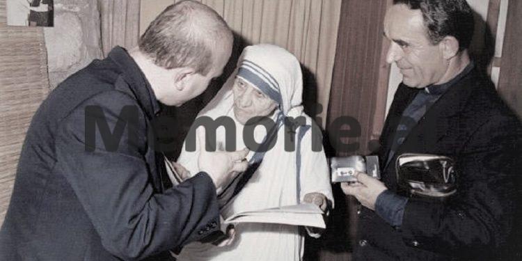 Foto të pa publikuara të Nënë Terezës / Nga takimet me Ramizin, Nexhmijen e Llambi Gegpriftin, te shtëpia e prindërve, Kryegjyshata Bektashiane dhe kopshtet e fëmijve