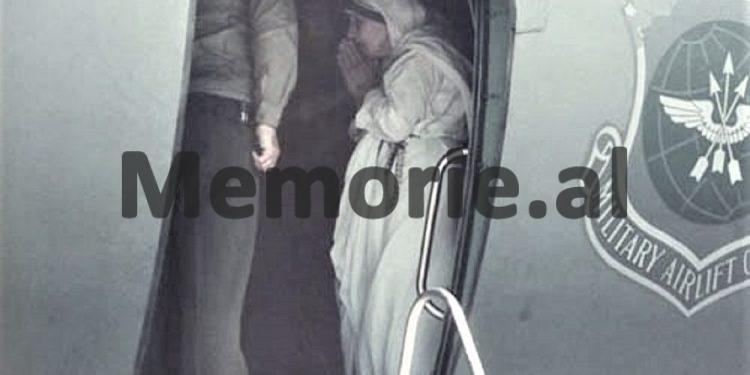 Foto të pa publikuara të Nënë Terezës / Nga takimet me Ramizin, Nexhmijen e Llambi Gegpriftin, te shtëpia e prindërve, Kryegjyshata Bektashiane dhe kopshtet e fëmijve