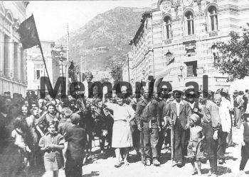 “Unë isha ministër i Brendshëm kur u bë Masakra e Tivarit, ja tregova Enverit dhe ai…”/ Dëshmia e Haxhi Lleshit dhe dokumenti sekret, ku Hoxha ia ‘faturoi’ Koci Xoxes