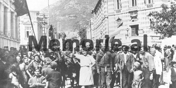 “Unë isha ministër i Brendshëm kur u bë Masakra e Tivarit, ja tregova Enverit dhe ai…”/ Dëshmia e Haxhi Lleshit dhe dokumenti sekret, ku Hoxha ia ‘faturoi’ Koci Xoxes