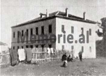 “Urdhëroj që i pandehuri të ekzekutohet me pushkatim, në vëndin e caktuar si gjithmonë dhe i ngarkuari me këtë punë, duhet që…”/ Dokumenti sekret i gjeneral-major, Mihallaq Ziçishtit