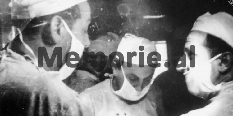 Ministri i Shëndetësisë para pushkatimit/Fotot e papublikuar të Llambi Ziçishtit, në momentin që iu dha dënimi me vdekje, i akuzuar se do helmonte Enverin…