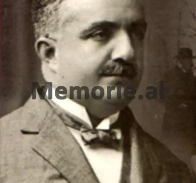 “Babai im, i diplomuar në Sorbonë dhe mik i kryeministrit francez, Daladier, përfundoi si punëtor në “Muhamet Gjollesha” e hamall në Zall të Kirit…”/ Historia tragjike e familjes …