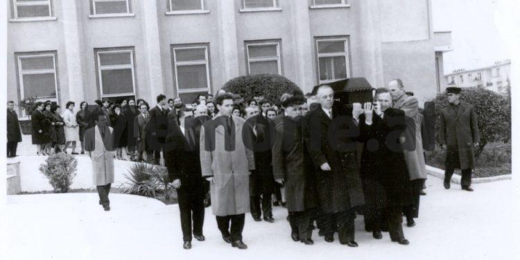 “Nga Spaçi më sollën në Tiranë të dëshmoja kundër Kadri Hazbiut dhe Llambi Peçinit, pasi me atë në Paris unë…”/ Dëshmia e rrallë e ish-emigrantit