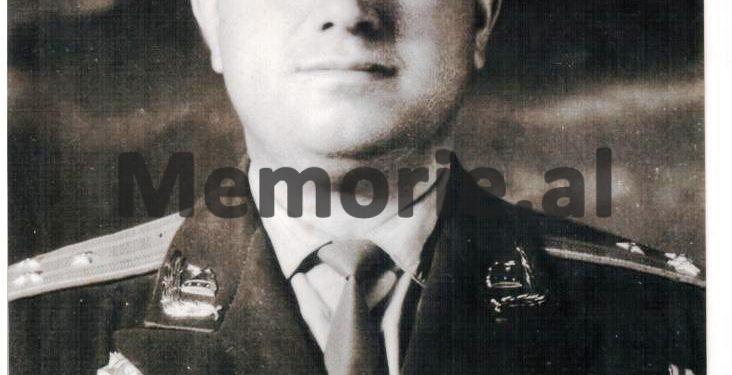 “Enveri e goditi që në Kongresin e Parë, duke kujtuar se Nexhipi dhe Tahir Kadare, kishin nxitur gjeneral-Gjin Markun, të fliste kundër…”/ Dëshmia e vëllait të gjeneral-major, Vinçanit