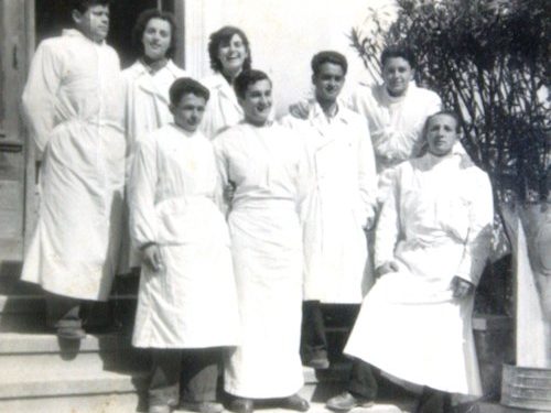 Fotot e panjohura / Godinat, klinikat dhe mjekët e spitaleve, nga Monarkia e Zogut, në Shqipërinë Socialiste: Tirana, Durrësi, Shkodra, Korça, Vlora, Elbasani, Gjirokastra, Berati, Peqini, Lezha…