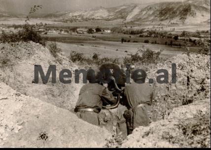 “Enveri e goditi që në Kongresin e Parë, duke kujtuar se Nexhipi dhe Tahir Kadare, kishin nxitur gjeneral-Gjin Markun, të fliste kundër…”/ Dëshmia e vëllait të gjeneral-major, Vinçanit