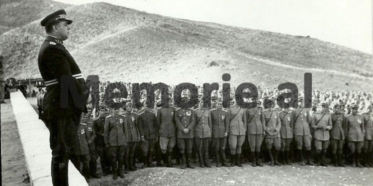 “Enveri e goditi që në Kongresin e Parë, duke kujtuar se Nexhipi dhe Tahir Kadare, kishin nxitur gjeneral-Gjin Markun, të fliste kundër…”/ Dëshmia e vëllait të gjeneral-major, Vinçanit