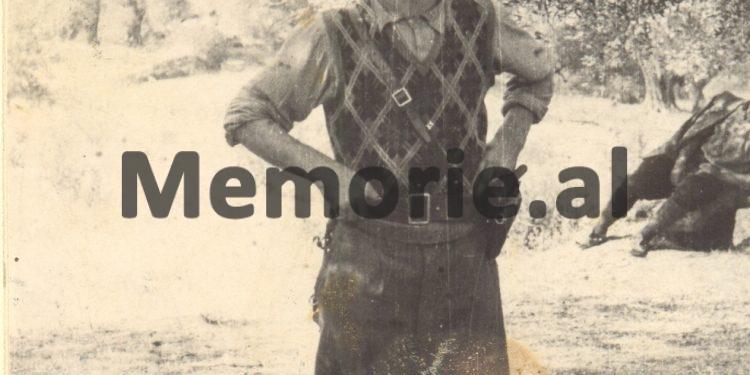 “Xhaja jonë, Mustafa Deliallisi, Rrethkomandant i Xhandarmërisë, s’lejoi dhunimin e kufomës së Kajo Karafilit, por atë gjë, komunistët i’a bënë atij, kur vrau veten në ‘48-ën…”/ Dëshmia e mbesës