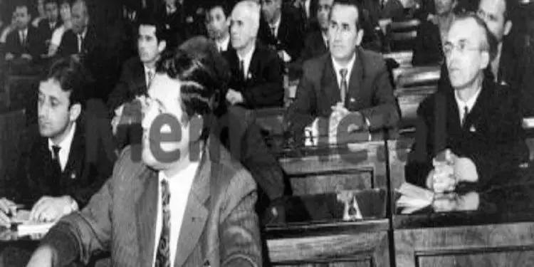 Mahir Domi, kollosi i letrave shqipe i diplomuar në Grenoble, që në moshën 9 vjeçare, ishte abonuar në gazetat e Monarkisë, dhe “Dielli” të Bostonit e “Shqipëria e re” të Kostancës