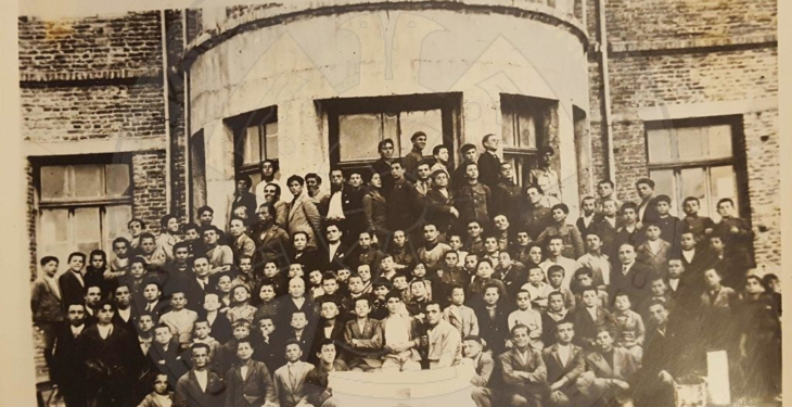 Historia e panjohur e gjimnazit “Qemal Stafa” / Nga dekreti i Zogut për çeljen e tij në 1925-ën, te drejtuesit, pedagogët dhe nxënësit që drejtuan më pas Shqipërinë si…