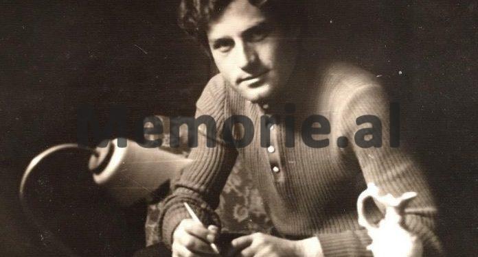 Hekuran Zhiti, the famous poet, actor and playwright that Padre Gjergj Fishta autographed “Lahuta …” and the Communists persecuted him, leaving him as a loader in the port of Durres.