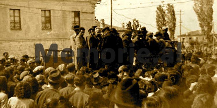 “Letra që babai i dërgoi nënës sime me 12 prill ‘45-së, dy ditë para pushkatimit, ku…”/ Dëshmia e së bijës të ekzekutuarit me Gjyqin Special