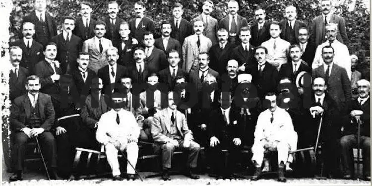 Letra zyrtare e motrës së Enverit: “Ju lutem me zemrën e plasun të një gruaje, për faljen e burrit, Bahriut, tue mëshirue në këmbim të dënimit kapital…”