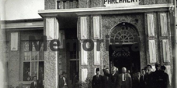 21 prill 1921, kur hapej Parlamentit i parë / Historia e panjohur e zgjedhjeve dhe votimeve në Shqipëri: nga dy parti në 1921-’24-ën, te Zogu dhe ato me gogla e një kandidat të Enverit