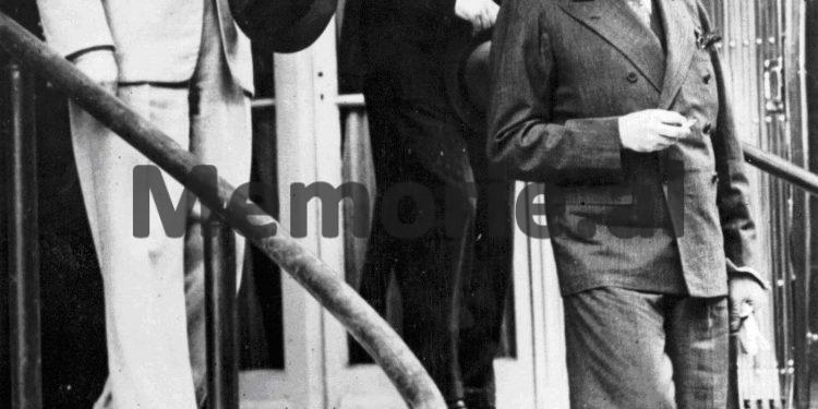 Fotot e panjohura/ Nga lindja e Princit Leka më 5 prill ‘39, ikja e Mbretit Zog nga Shqipëria dhe ndalesa në Follorinë, itinerari nëpër Europë dhe qëndrimi në Egjipt, e deri tek betimi i Lekës së Parë në ‘61-in