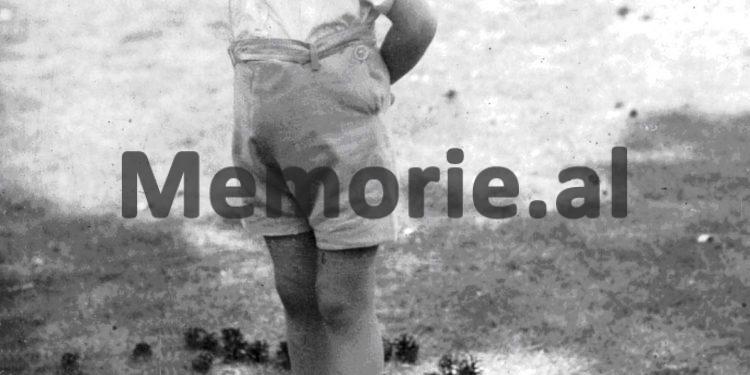 Fotot e panjohura/ Nga lindja e Princit Leka më 5 prill ‘39, ikja e Mbretit Zog nga Shqipëria dhe ndalesa në Follorinë, itinerari nëpër Europë dhe qëndrimi në Egjipt, e deri tek betimi i Lekës së Parë në ‘61-in