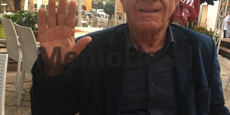 Dëshmia e shokut të qelisë: “Si e mësuam lajmin e vdekjes së Enverit në burgun e Burrelit dhe përse vetëm Dom Simon Jubani s’u gëzua, pasi…”