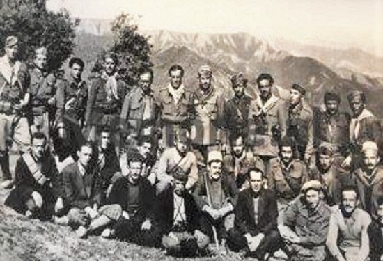 “Vëllai im, i diplomuar në “Voroshillov”, nga gjeneralët më të talentuar dhe heronjtë e Luftës, Enveri e la në një kasolle qeni dhe të hapte kanale…”/  Historia tragjike e ushtarakut të famshëm