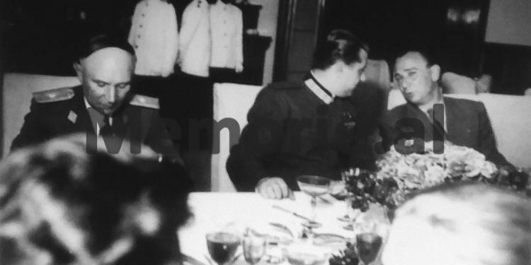 “Vëllai im, i diplomuar në “Voroshillov”, nga gjeneralët më të talentuar dhe heronjtë e Luftës, Enveri e la në një kasolle qeni dhe të hapte kanale…”/  Historia tragjike e ushtarakut të famshëm