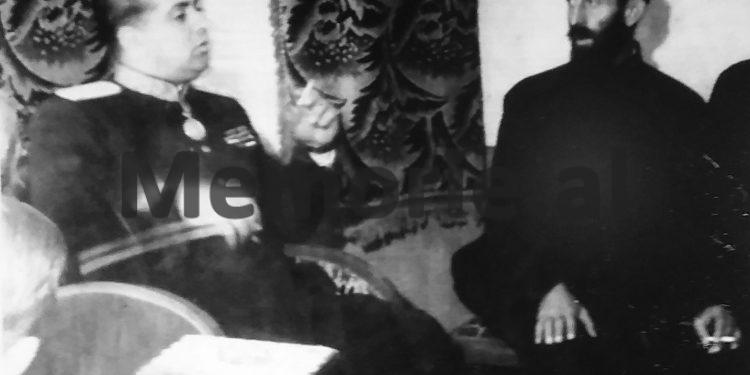 “Sul Baholli s’po na lejon me festu Pashkët, ka urdhëruar drejtorët e shkollave me i pyet fëmijët, a janë bë synet dhe…”/Letra për Enverin