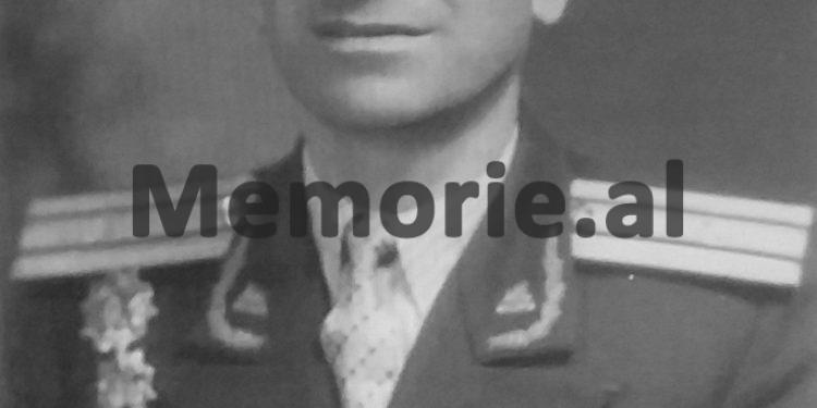 Dëshmia e truprojës: “Enveri në ‘61-in u bë si i çmendur për Pashalimanin, duke thyer xhamat me grushte, kurse në ’74-ën, Ramizi i ra në gjunjë Nexhmijes, duke qarë…”