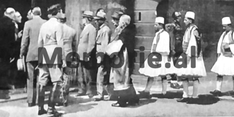 Fotot e panjohura të prillit ’39-ës në gazetat italiane dhe shqiptare: Nga zbarkimi në portet shqiptare, te delegacioni që dorëzoi Kurorën e Skënderbeut