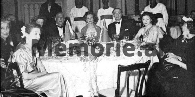 Fotot e panjohura/ Nga lindja e Princit Leka më 5 prill ‘39, ikja e Mbretit Zog nga Shqipëria dhe ndalesa në Follorinë, itinerari nëpër Europë dhe qëndrimi në Egjipt, e deri tek betimi i Lekës së Parë në ‘61-in