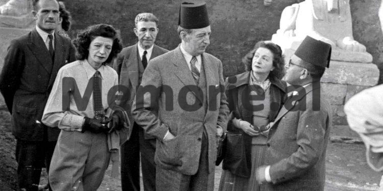 Fotot e panjohura/ Nga lindja e Princit Leka më 5 prill ‘39, ikja e Mbretit Zog nga Shqipëria dhe ndalesa në Follorinë, itinerari nëpër Europë dhe qëndrimi në Egjipt, e deri tek betimi i Lekës së Parë në ‘61-in