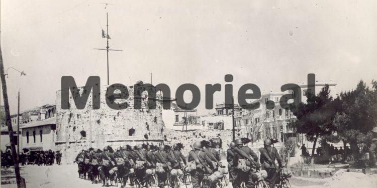 “Më 12 prill, u takova me familjen e Mujo Ulqinakut, e i’u dhashë 12 napolona flori, se më kërkuan…”/ Dëshmia e mikut të Mujos, që u burgos dhe punoi në Komunale