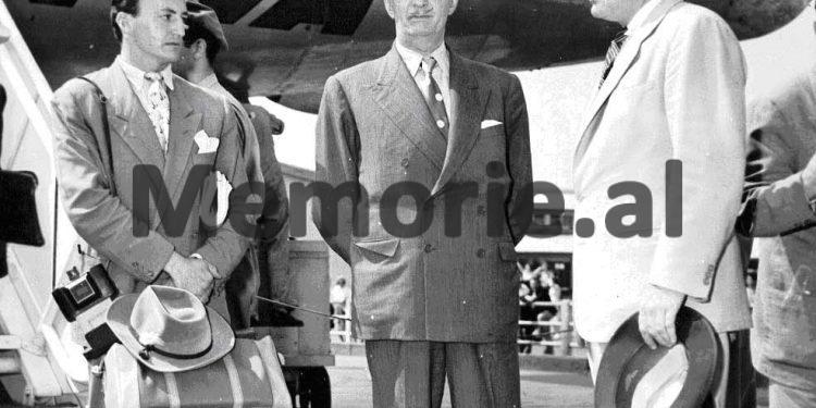 Fotot e panjohura/ Nga lindja e Princit Leka më 5 prill ‘39, ikja e Mbretit Zog nga Shqipëria dhe ndalesa në Follorinë, itinerari nëpër Europë dhe qëndrimi në Egjipt, e deri tek betimi i Lekës së Parë në ‘61-in