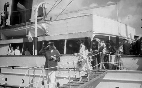 Fotot e panjohura/ Nga lindja e Princit Leka më 5 prill ‘39, ikja e Mbretit Zog nga Shqipëria dhe ndalesa në Follorinë, itinerari nëpër Europë dhe qëndrimi në Egjipt, e deri tek betimi i Lekës së Parë në ‘61-in